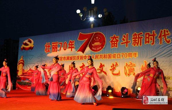 逃出平静乡村